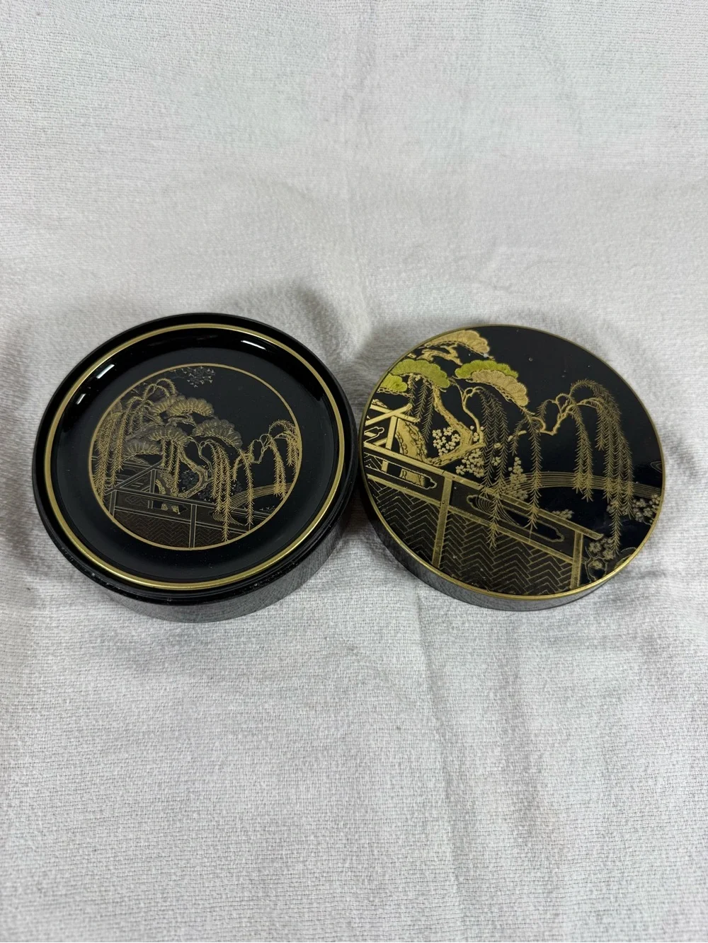 Vintage Japanese Black and Gold Decorative Lacquer 6 Coasters with Storage Box